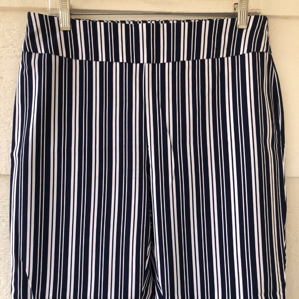 Chico's So Slimming Women's Size 1 (M) Crop Pant Navy White Vertical Stripe NWOT - Picture 3 of 14